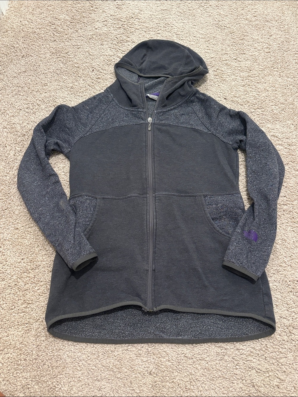 The North Face Women’s Small Hooded Full Zip Fleece Jacket Gray